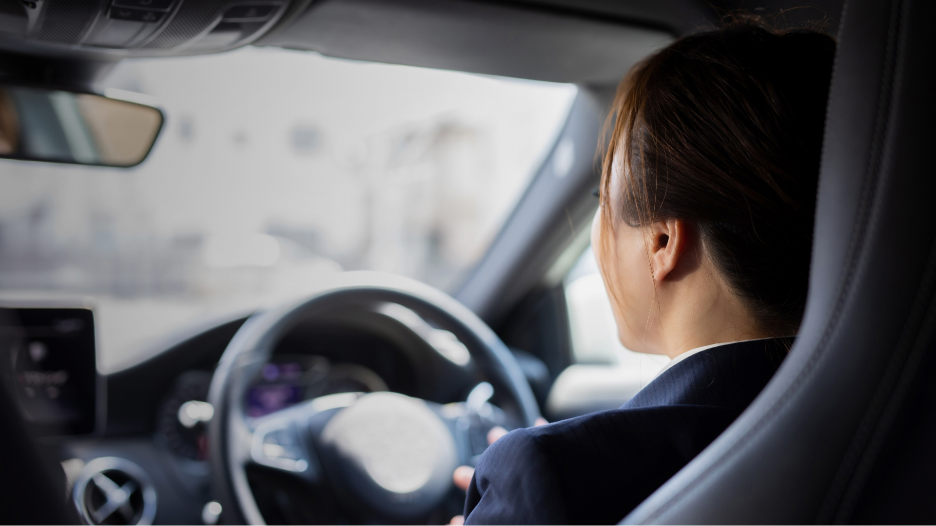 女性の運転手